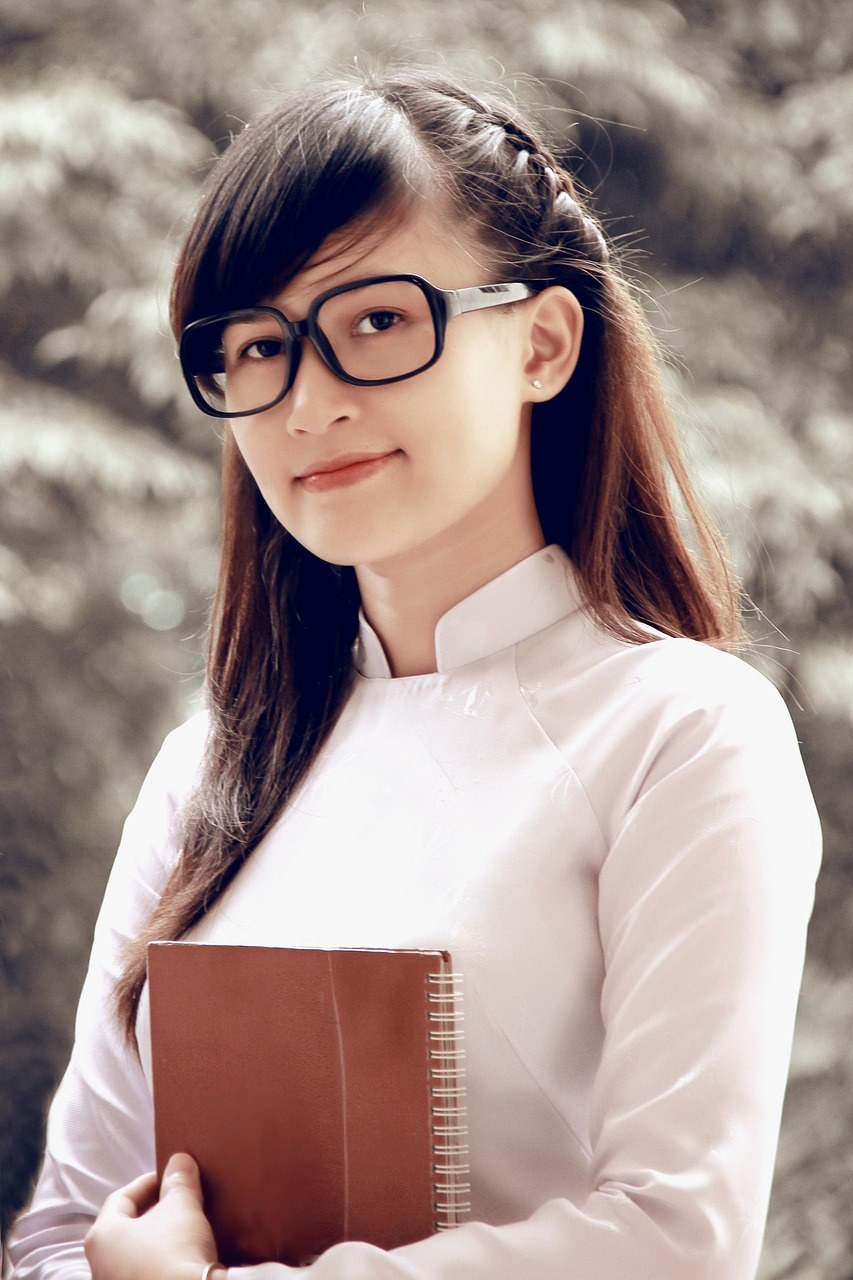 如何讓DeepSeek寫photoshop腳本，實現一鍵修圖。